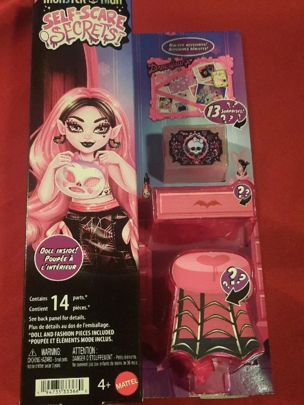 Monster High Draculaura Self Scare Secrets Doll + 13 Surprises